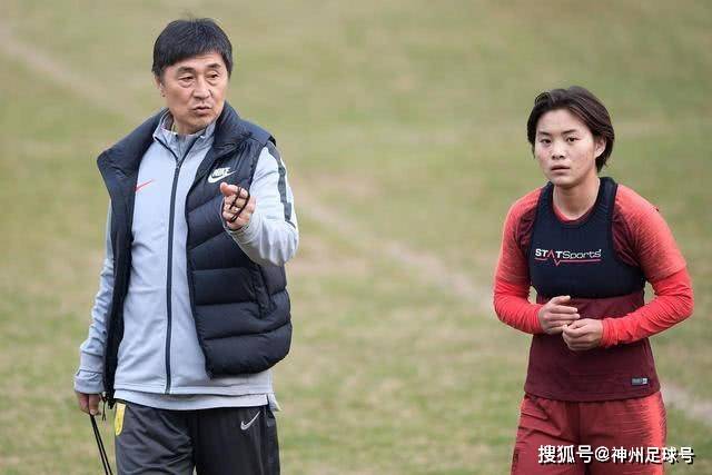 伦纳德与猛龙队签署2年1.15亿美元续约合同或迎职业生涯最后阶段